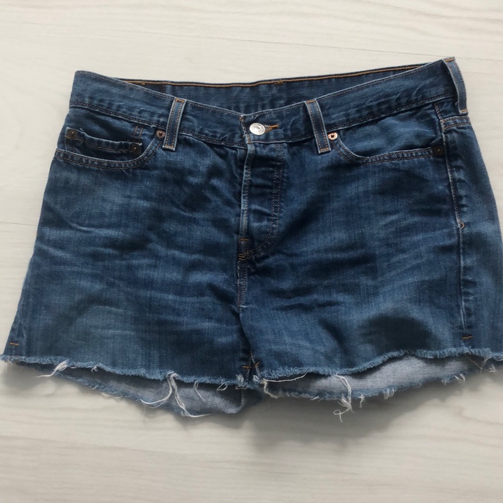 Levi’s 501 button fly frayed denim shorts 28